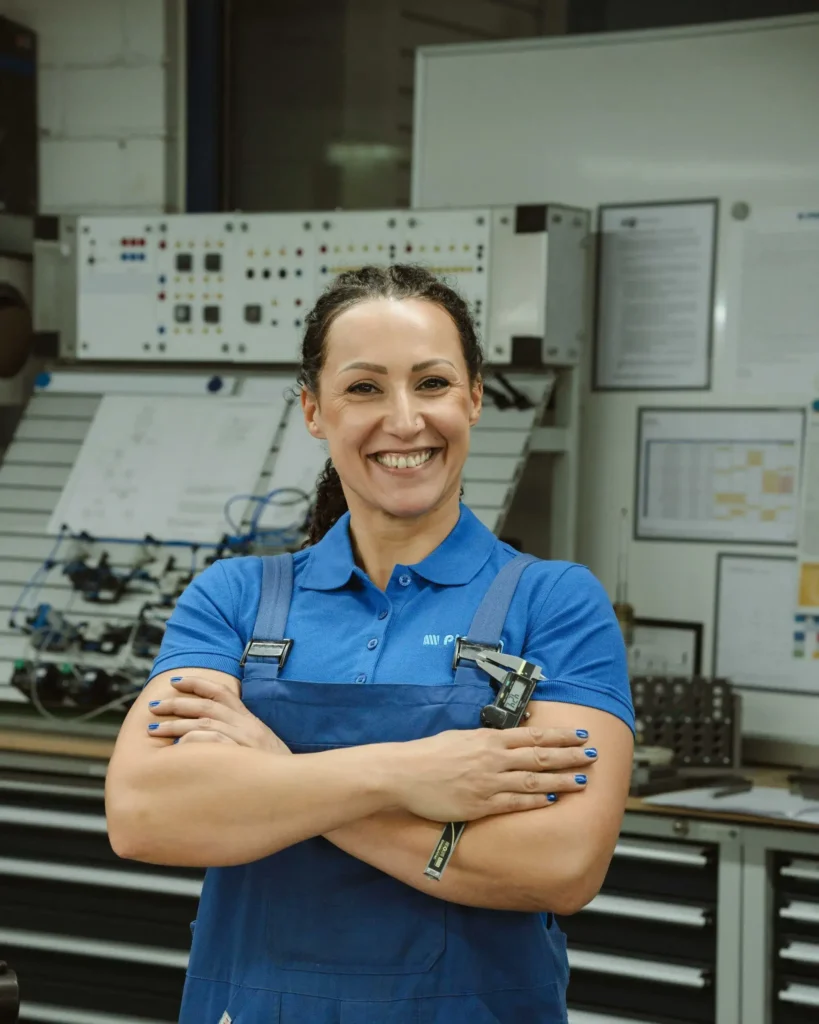 Pieron employee in production